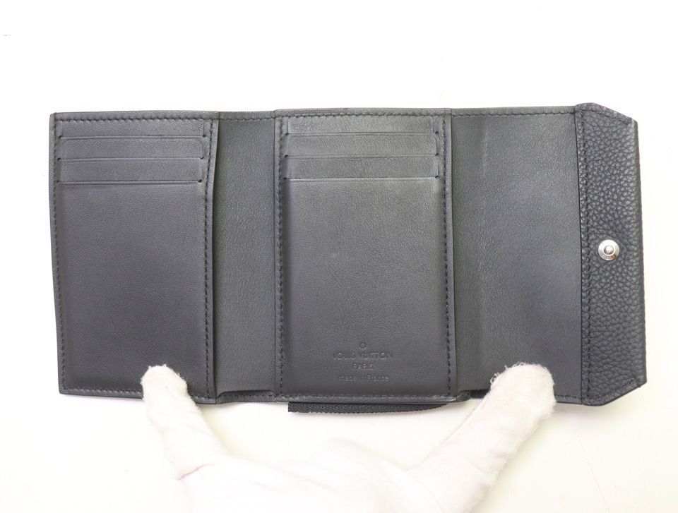 Louis Vuitton Aerogram Portefeuille Pilot Leather Trifold Wallet — view 4