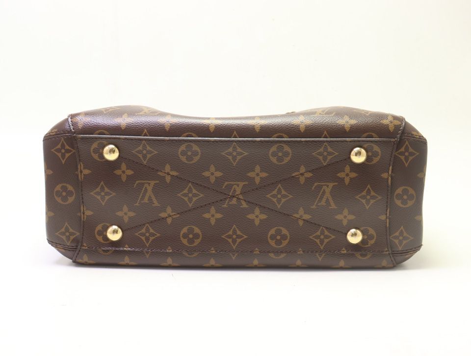 Louis Vuitton Montaigne MM Monogram Handbag — view 3