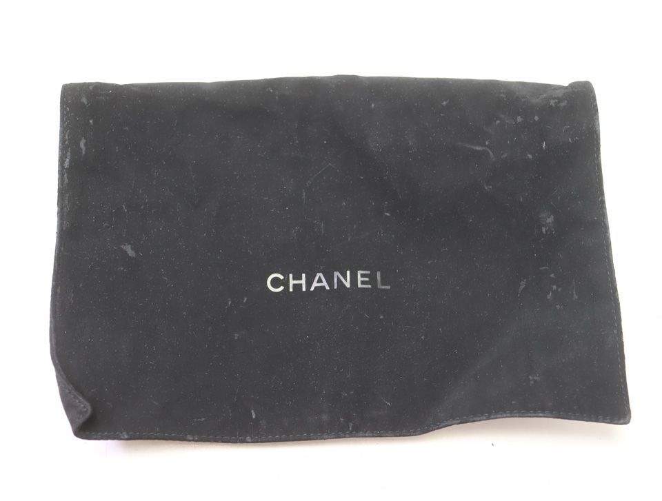 Chanel CC Filigree Caviar Leather Bifold Wallet — view 8