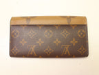 Louis Vuitton Portefeuille Sarah Monogram Reverse Bifold Wallet — view 2