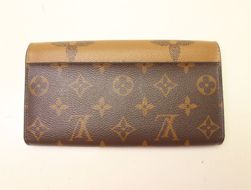 Louis Vuitton Portefeuille Sarah Monogram Reverse Bifold Wallet — view 2