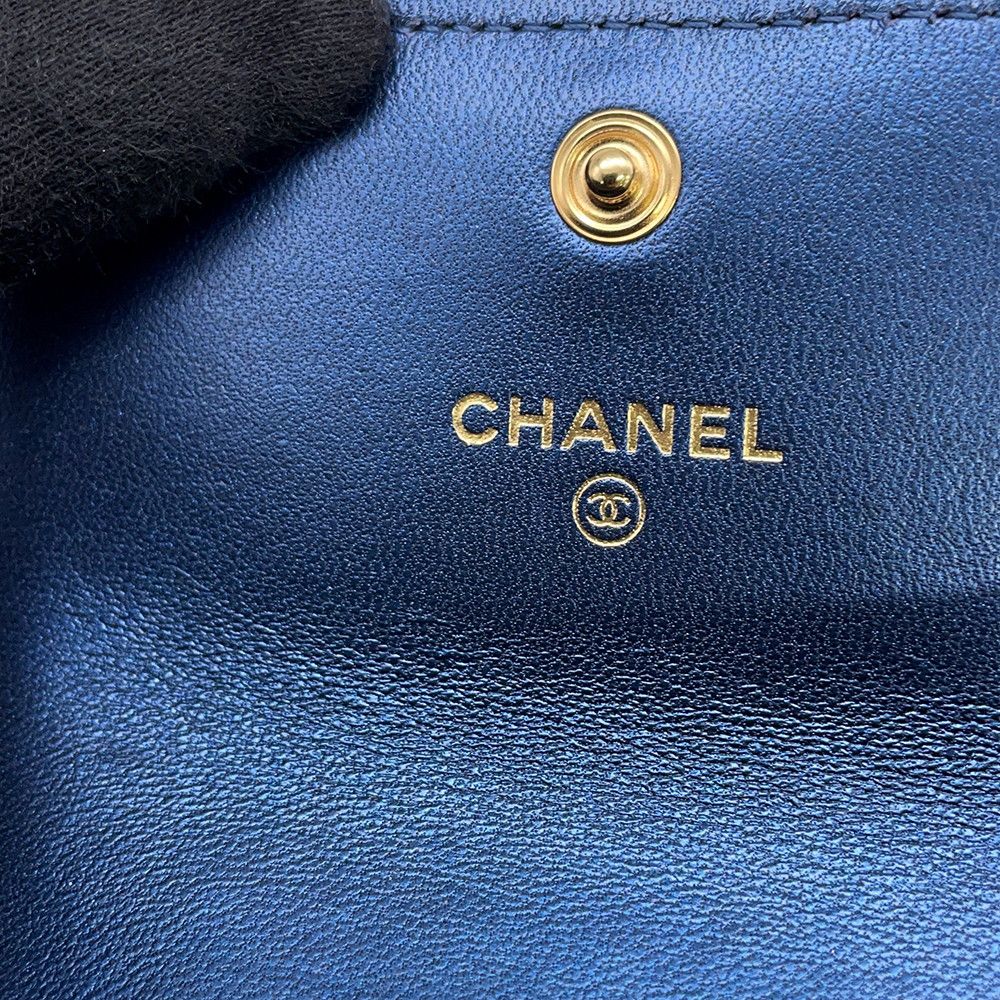 Chanel Card Case Boy CC Logo Quilted Lambskin Wallet Metallic Business — view 6