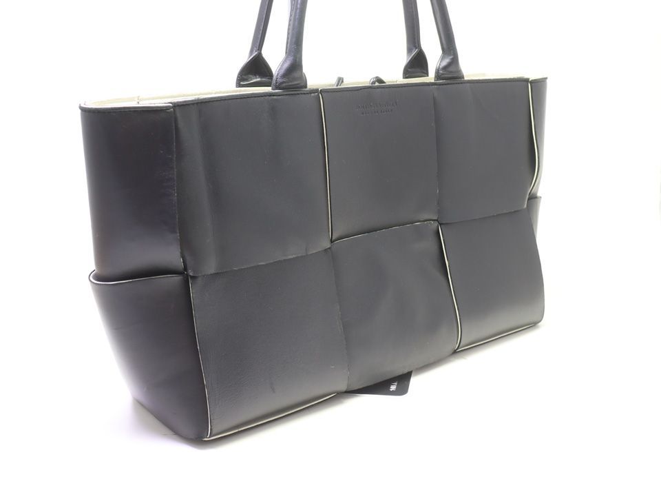 Bottega Veneta Arco Tote Bag Small Leather — view 4
