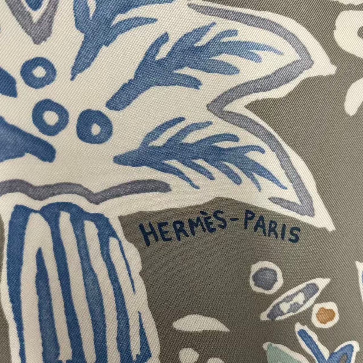 Hermes Scarf Silk Carre 90 Spring Island Isola DI Primavera Gray — view 8