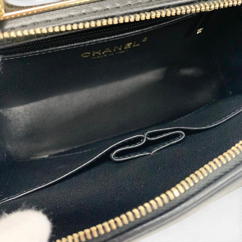 Chanel Trendy CC Shoulder Bag Black Gold Quilted CC Logo Chain 2-Way — view 6