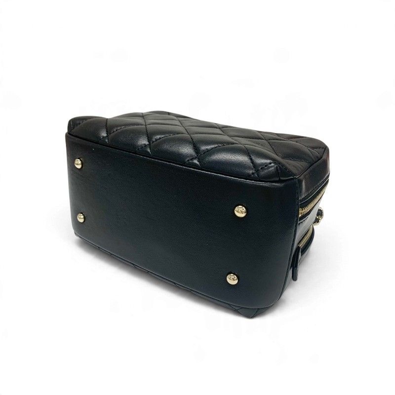 Chanel Trendy CC Shoulder Bag Black Gold Quilted CC Logo Chain 2-Way — view 4