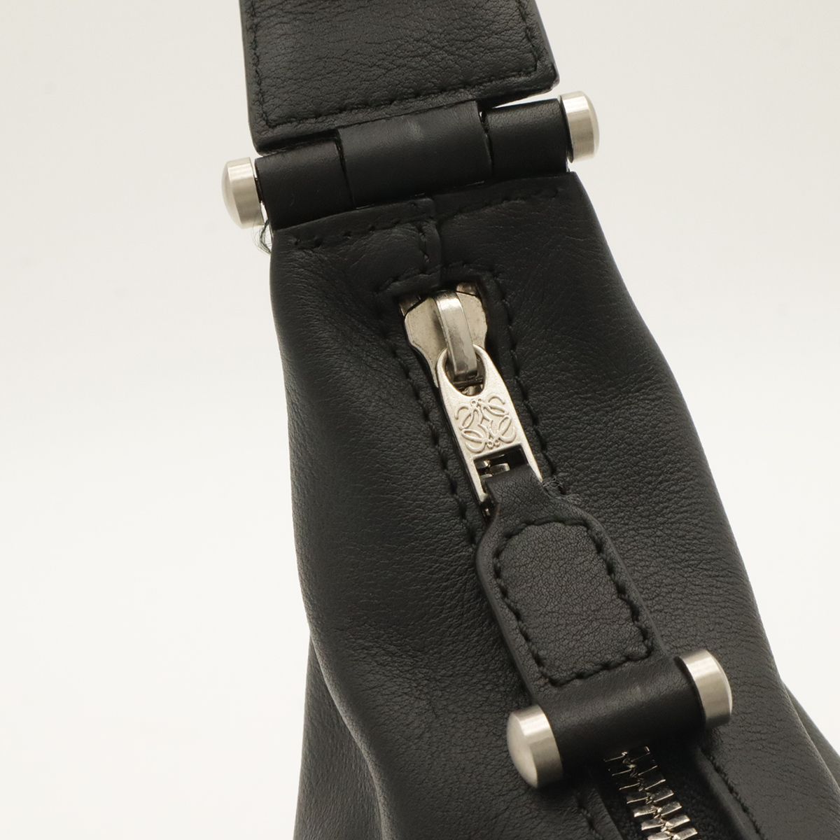 Loewe Anagram Shoulder Bag Leather Black Silver — view 5