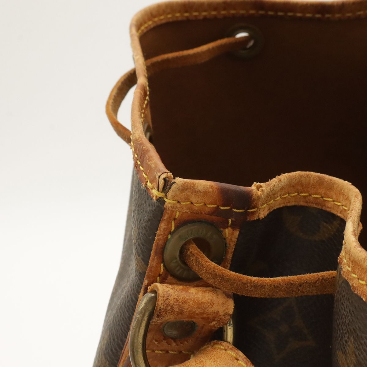 Louis Vuitton Monogram Noe Shoulder Bag Drawstring — view 4