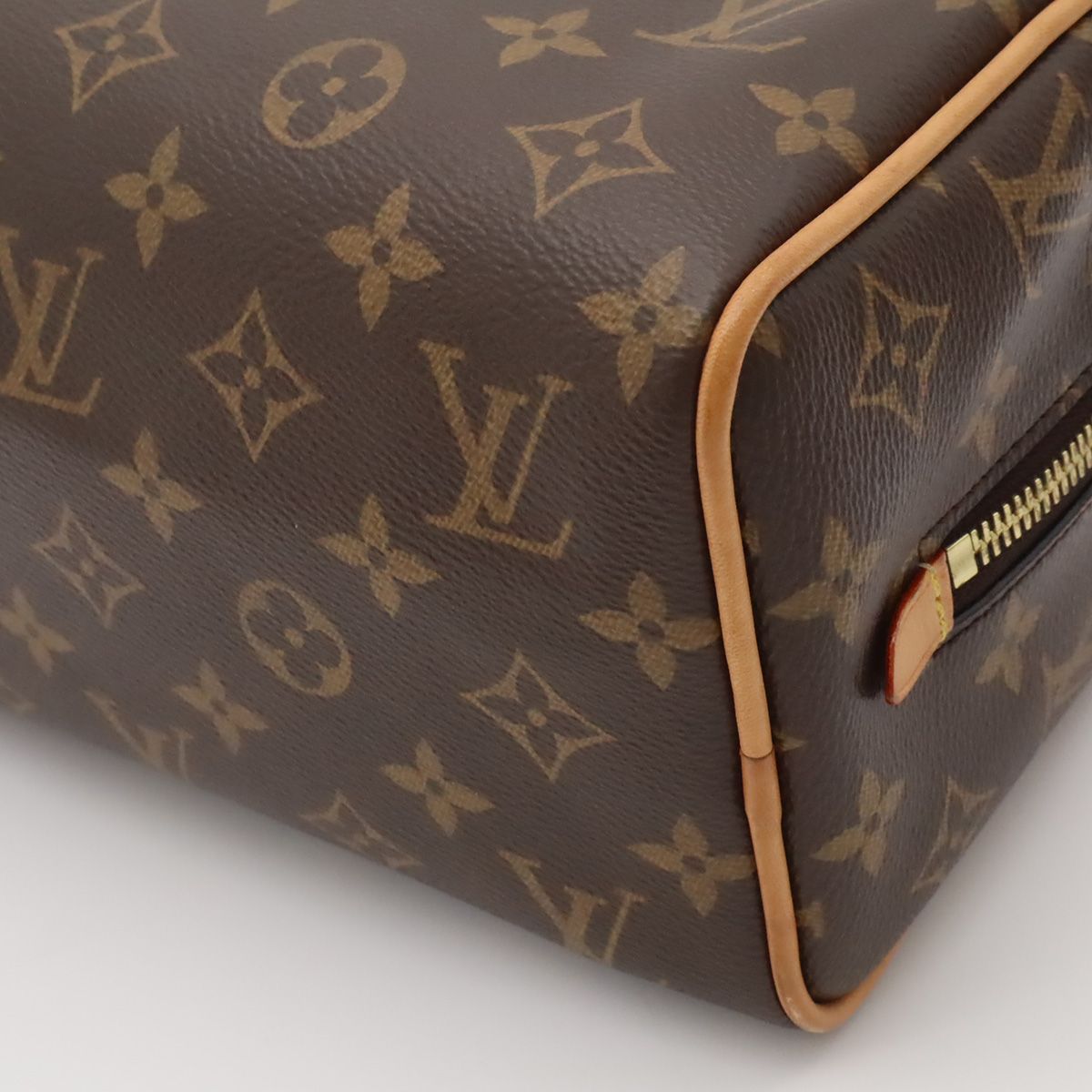 Louis Vuitton Monogram Rocker Dopp Kit Clutch Handbag Pouch — view 3