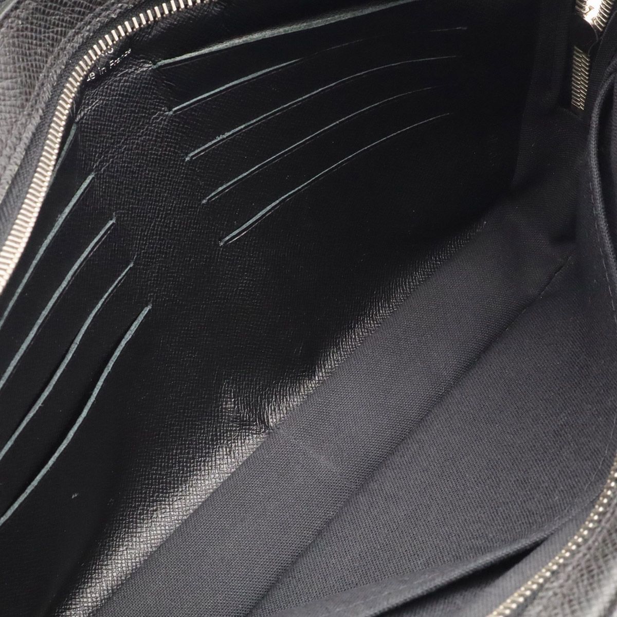 Louis Vuitton Taiga Pavel Clutch Leather Ardoise Black Silver — view 8