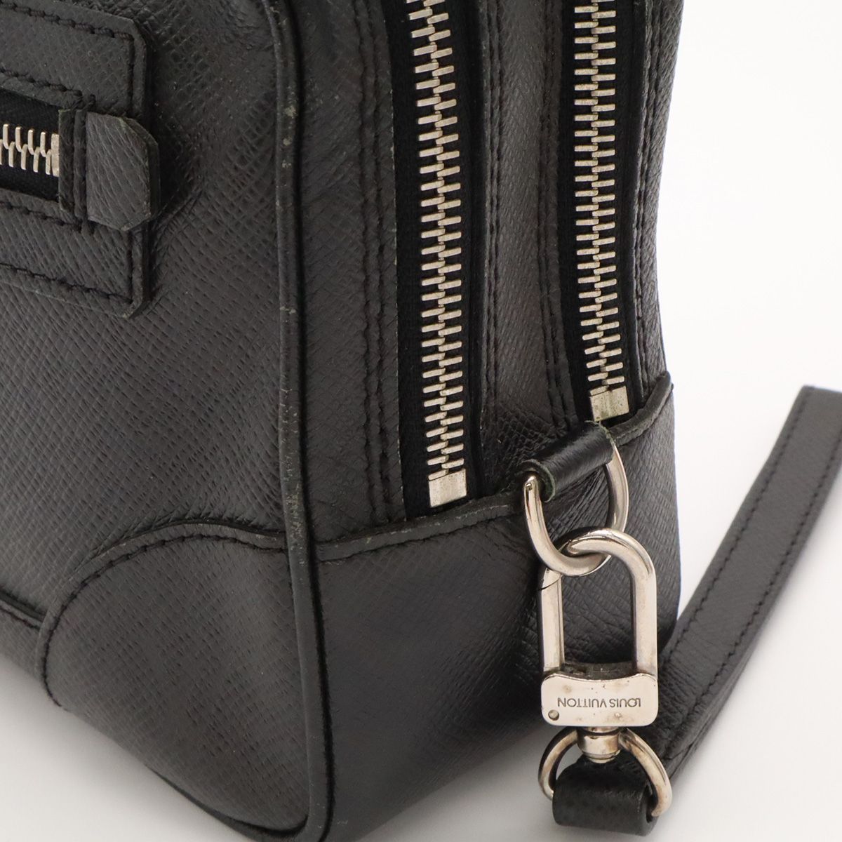 Louis Vuitton Taiga Pavel Clutch Leather Ardoise Black Silver — view 7