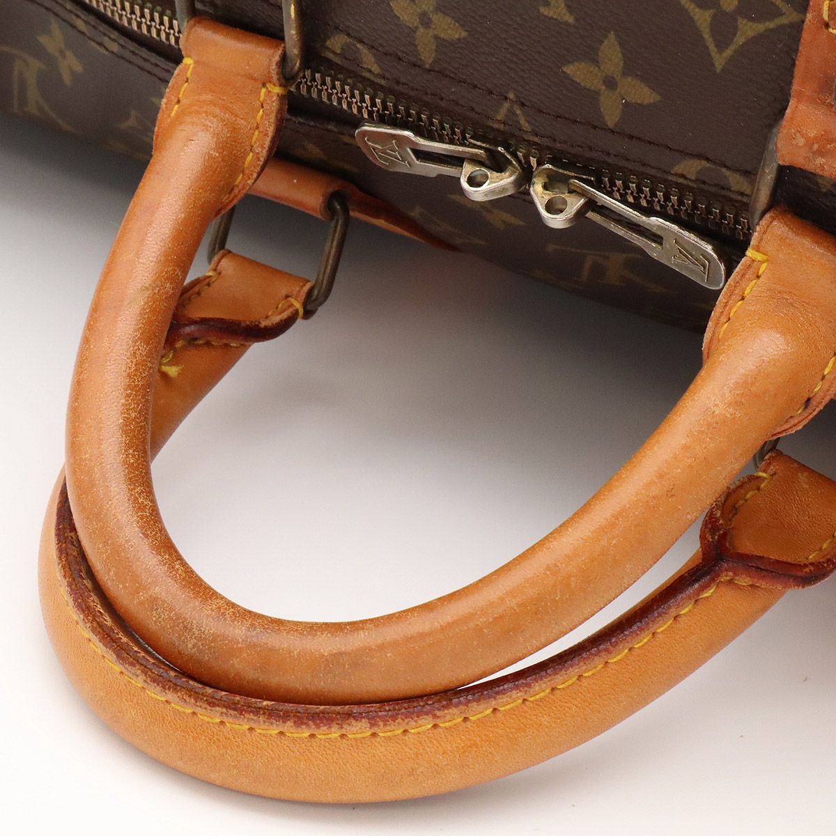 Louis Vuitton Monogram Keepall 55 Boston Bag Purse — view 4