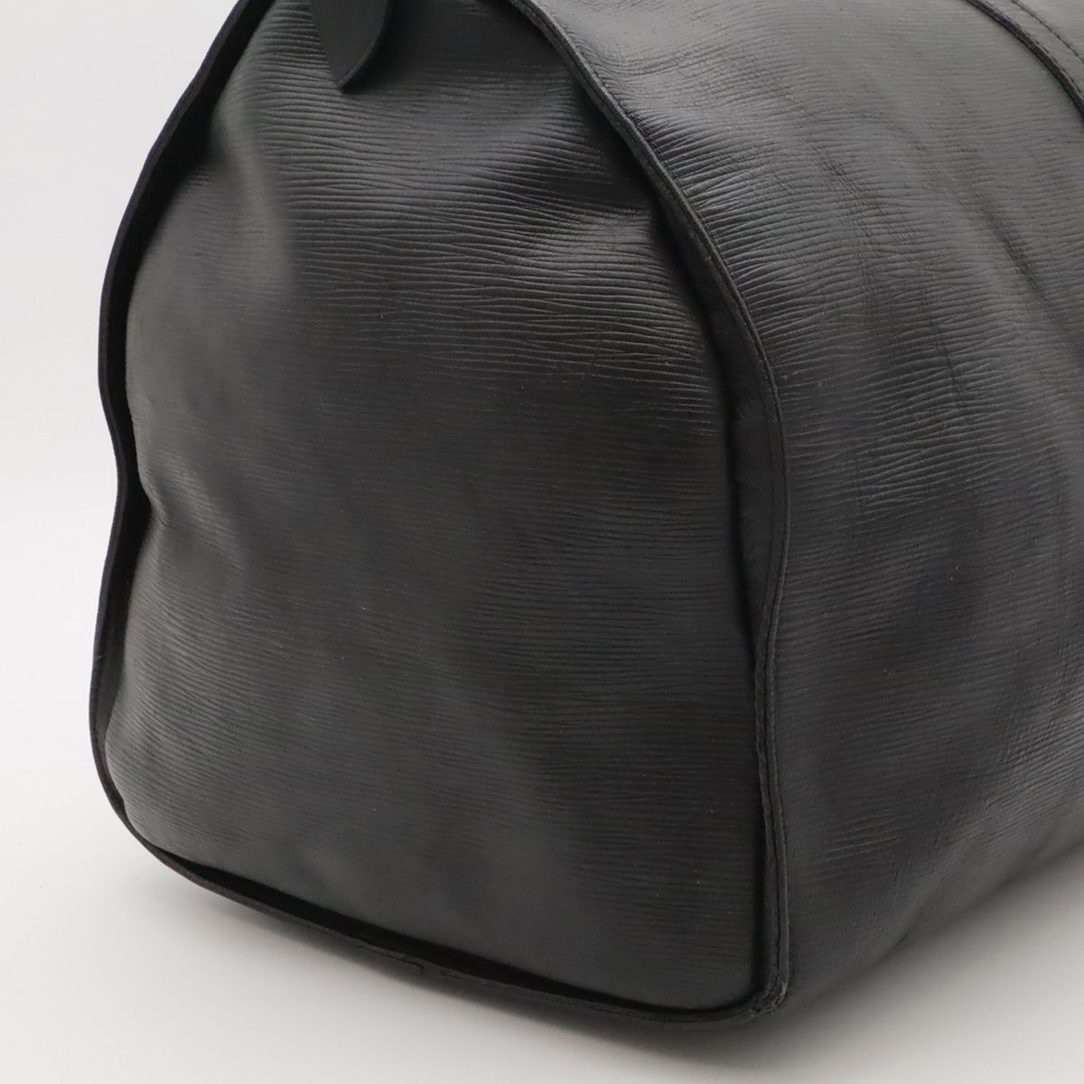 Louis Vuitton Epi Keepall 55 Boston Bag Purse Leather Noir Black — view 8