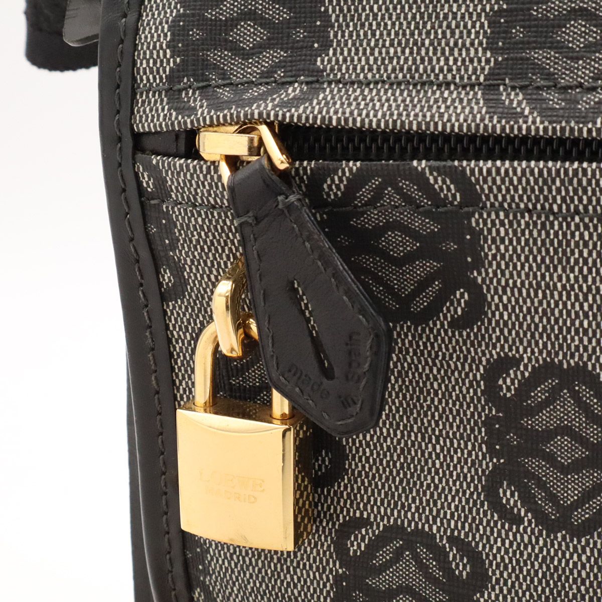 Loewe Repeat Anagram Flap Shoulder Bag Crossbody Leather Black Gold — view 6