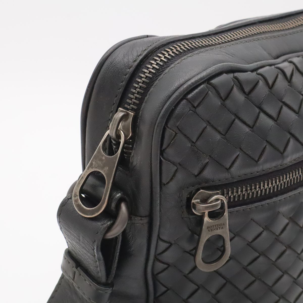 Bottega Veneta Intrecciato Shoulder Bag Crossbody Black — view 4