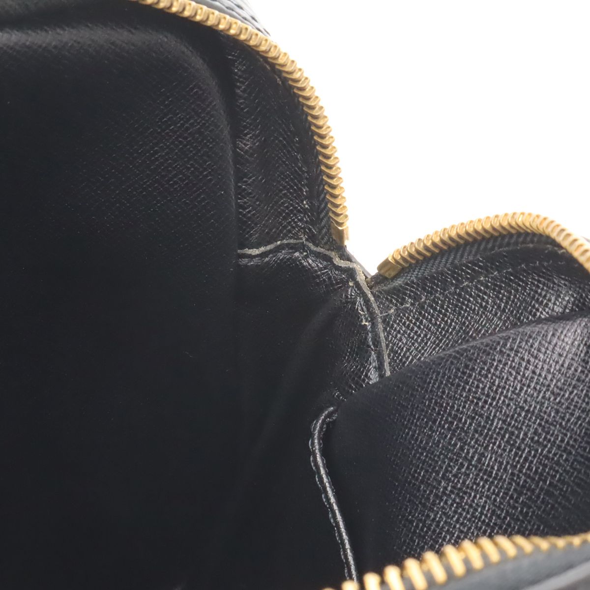 Louis Vuitton Epi Danube Shoulder Bag Pochette Crossbody Leather Noir Black — view 8