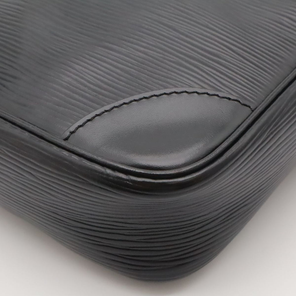 Louis Vuitton Epi Danube Shoulder Bag Pochette Crossbody Leather Noir Black — view 3