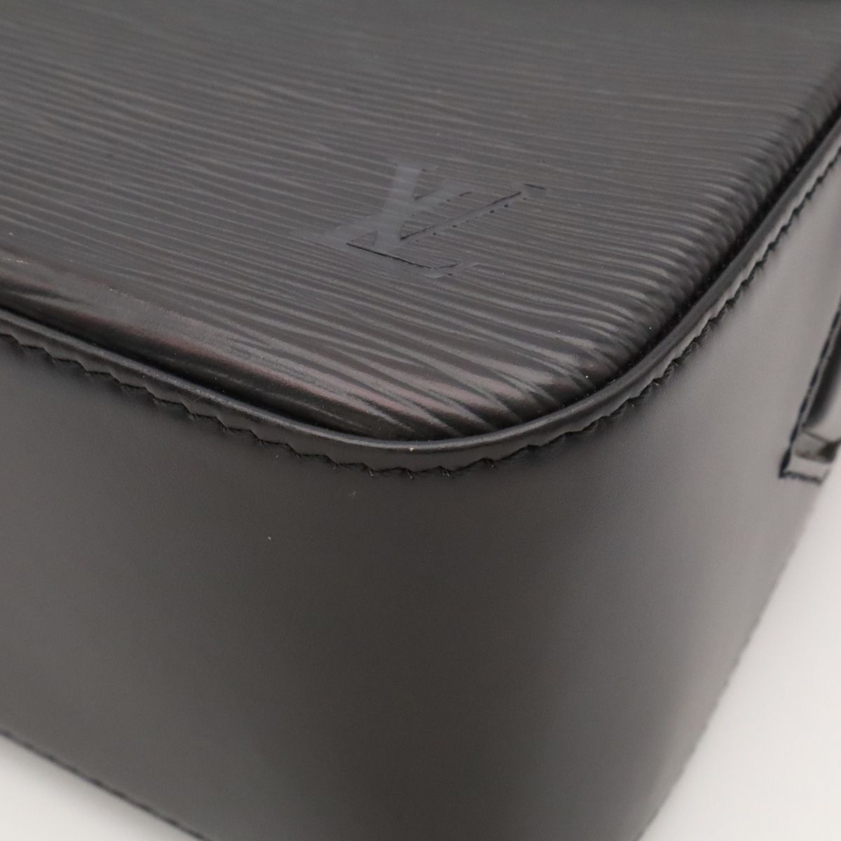 Louis Vuitton Epi Buci Shoulder Bag Noir Black — view 3