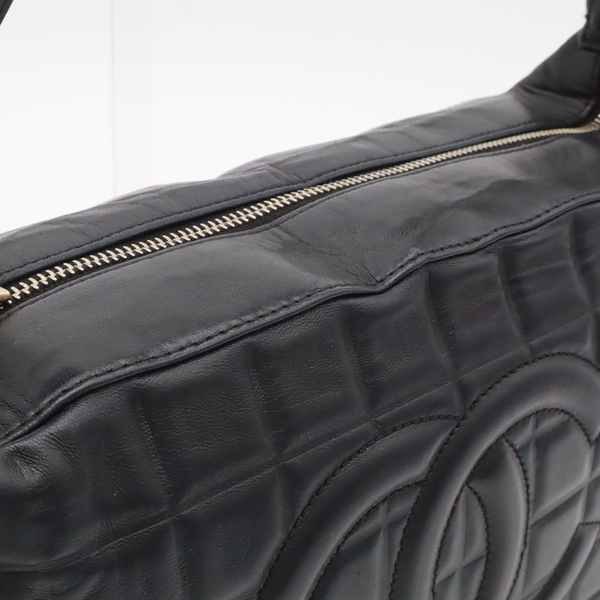 Chanel Choco Bar Shoulder Bag Lambskin Leather Black Gold — view 8