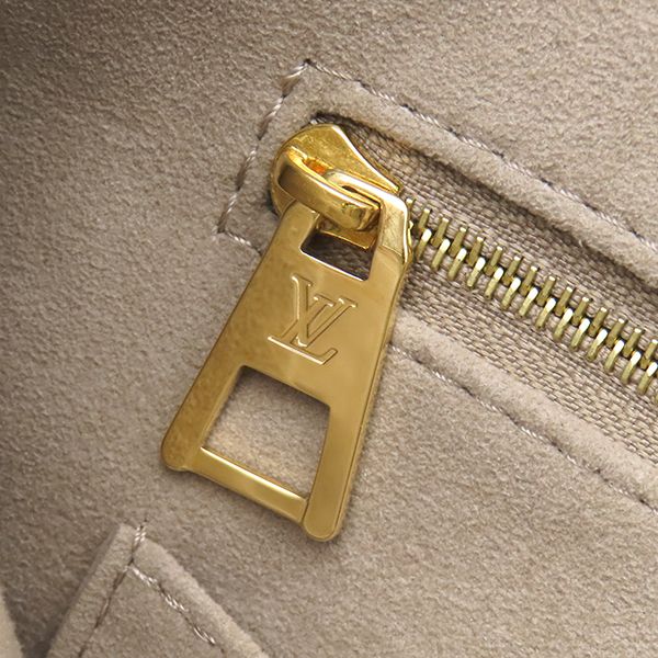 Louis Vuitton Tote Bag On The Go MM Monogram Empreinte Bicolor Tourterelle Cream — view 7