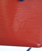 Louis Vuitton Epi Neo Noe Shoulder Bag — view 5
