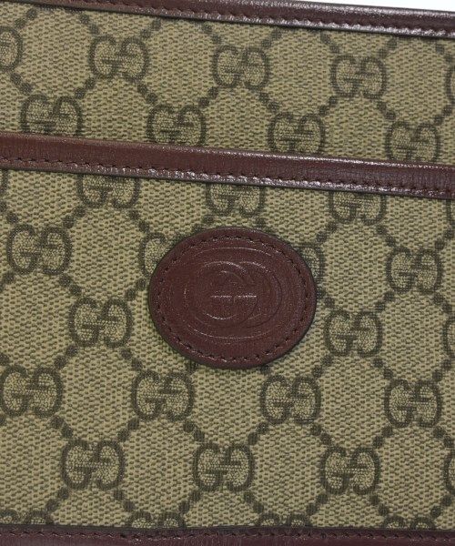 Gucci GG Supreme Clutch — view 5