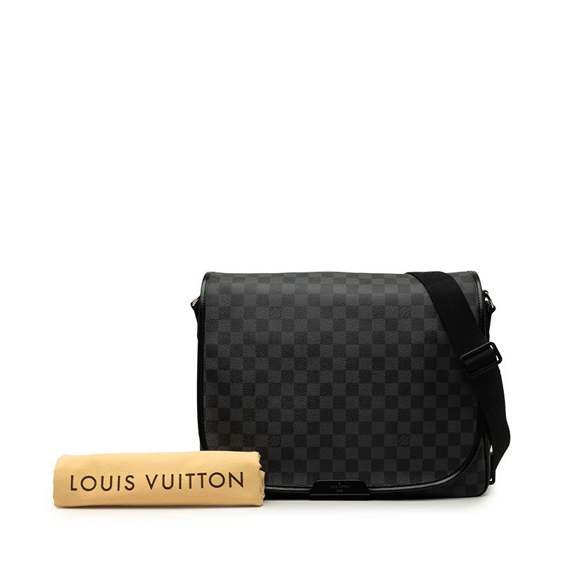 Louis Vuitton Damier Graphite Daniel GM Crossbody Shoulder Bag Black Leather — view 7