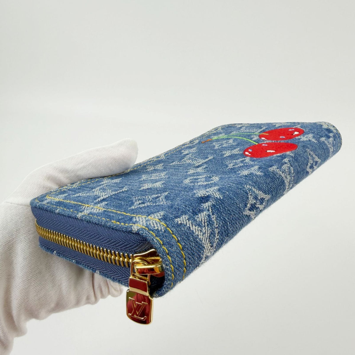 Louis Vuitton LV x Takashi Murakami Zippy Wallet Cherry Monogram Denim Blue — view 8
