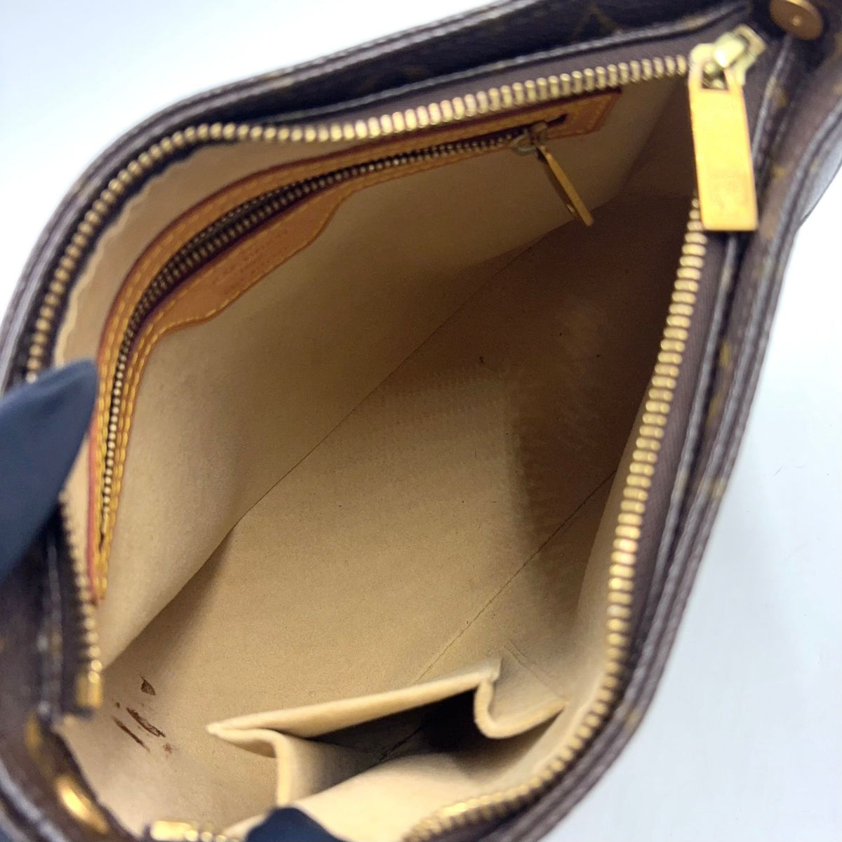 Louis Vuitton Looping MM Monogram Leather Brown Light Handbag Gold — view 3