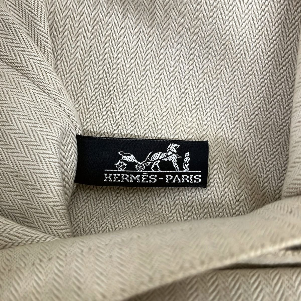Hermes Tote Bag Chain Nye MM Gray Beige Silver Leather — view 8