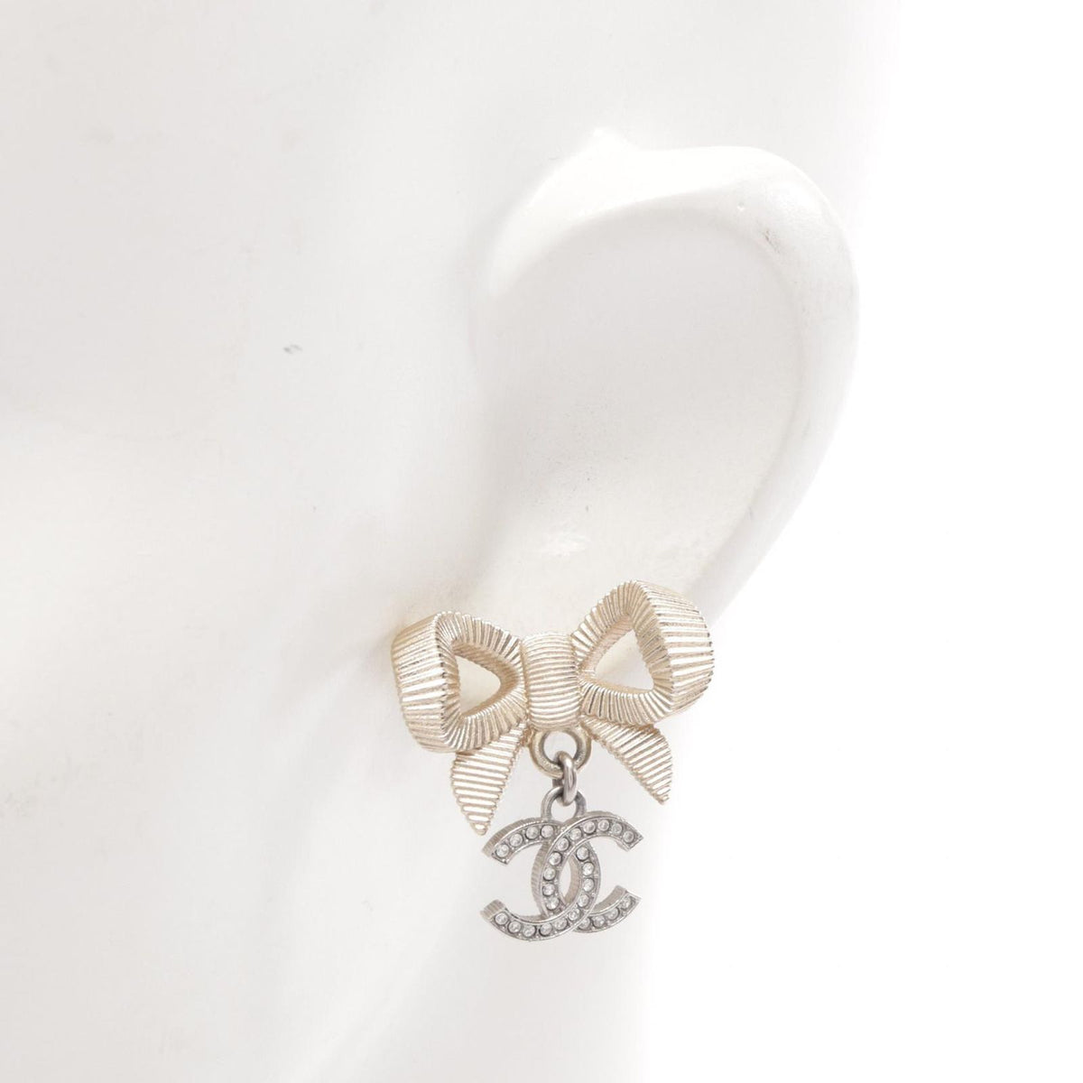Chanel Earrings CC Logo Ribbon — view 4