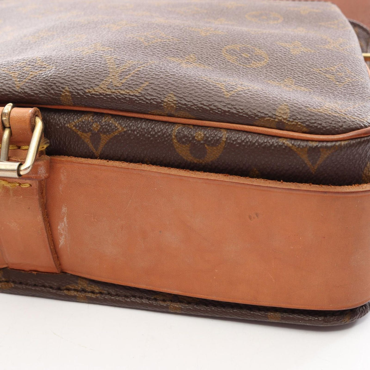Louis Vuitton Shoulder Bag Cartouchiere GM Leather — view 7