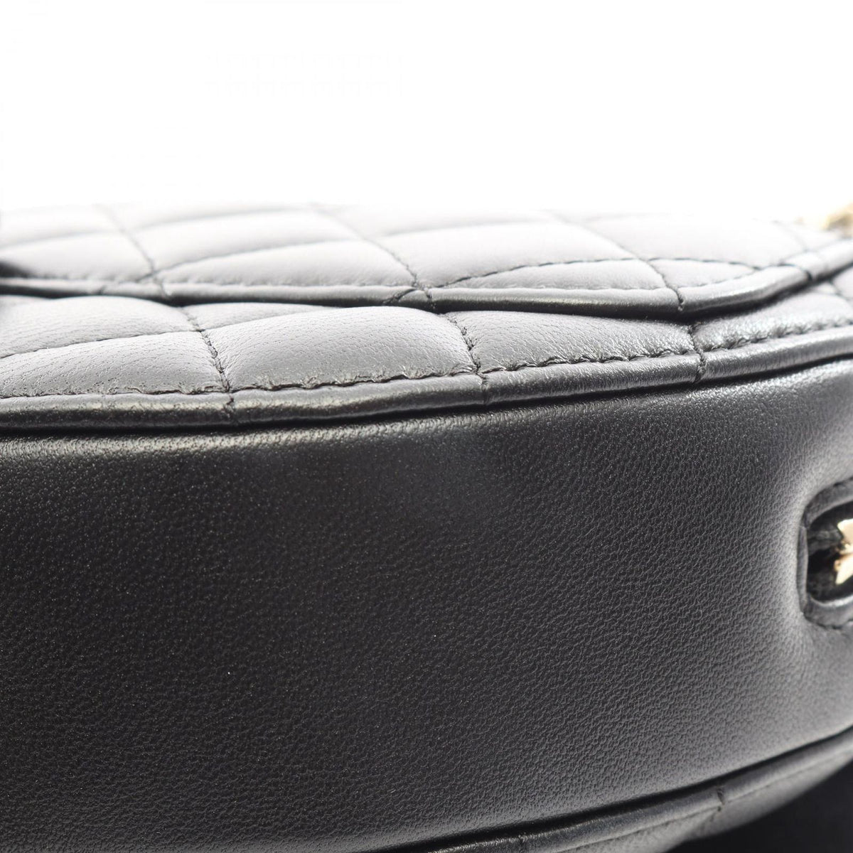Chanel Shoulder Bag Heart Chain Clutch Black Lambskin Quilted Shape — view 6