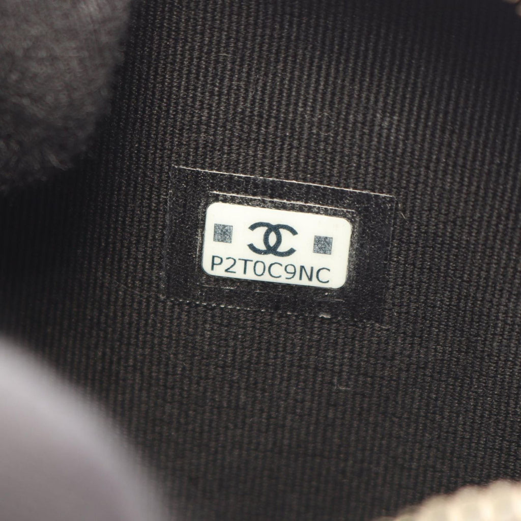 Chanel Shoulder Bag Heart Chain Clutch Black Lambskin Quilted Shape — view 5