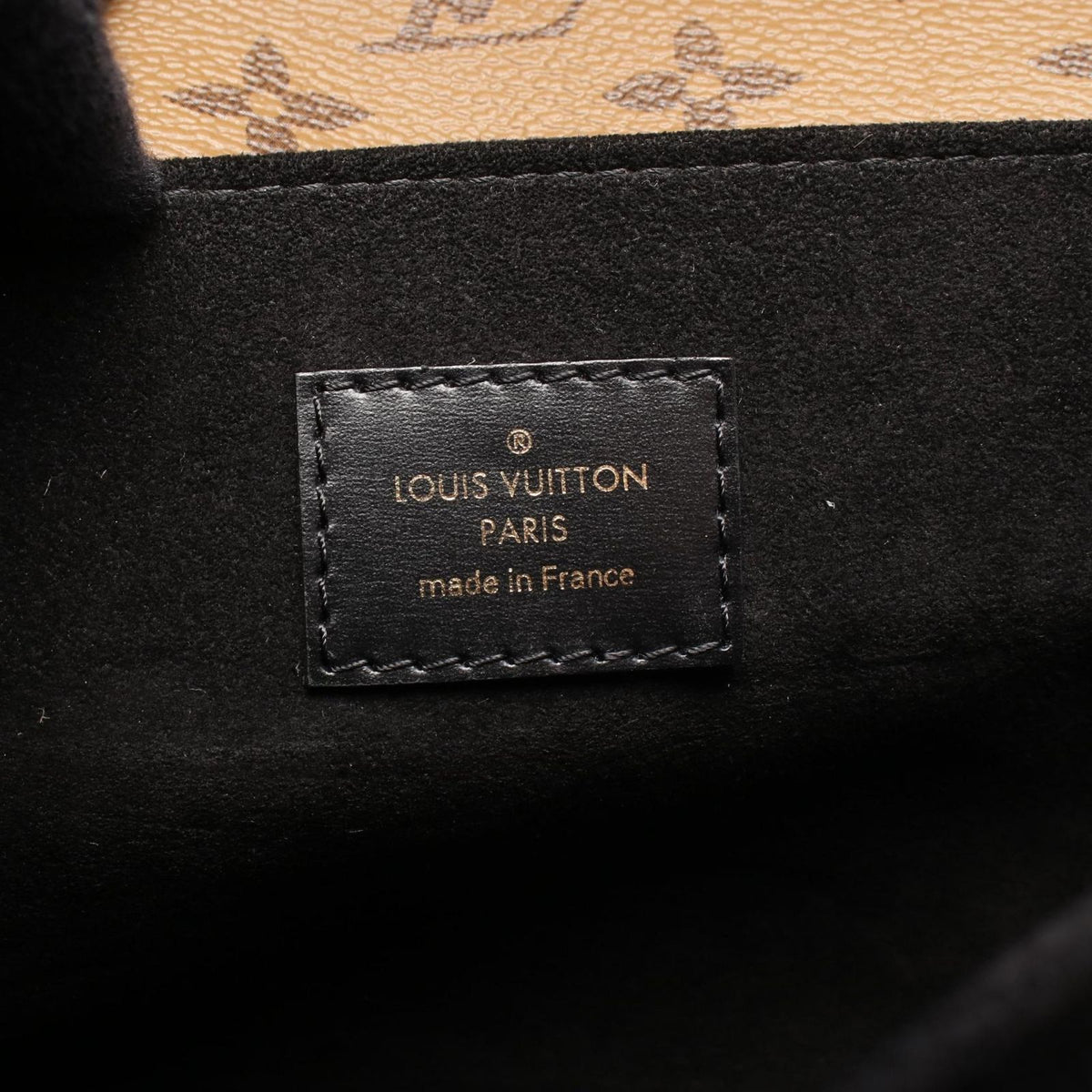 Louis Vuitton Handbag Pochette Metis MM Leather — view 4
