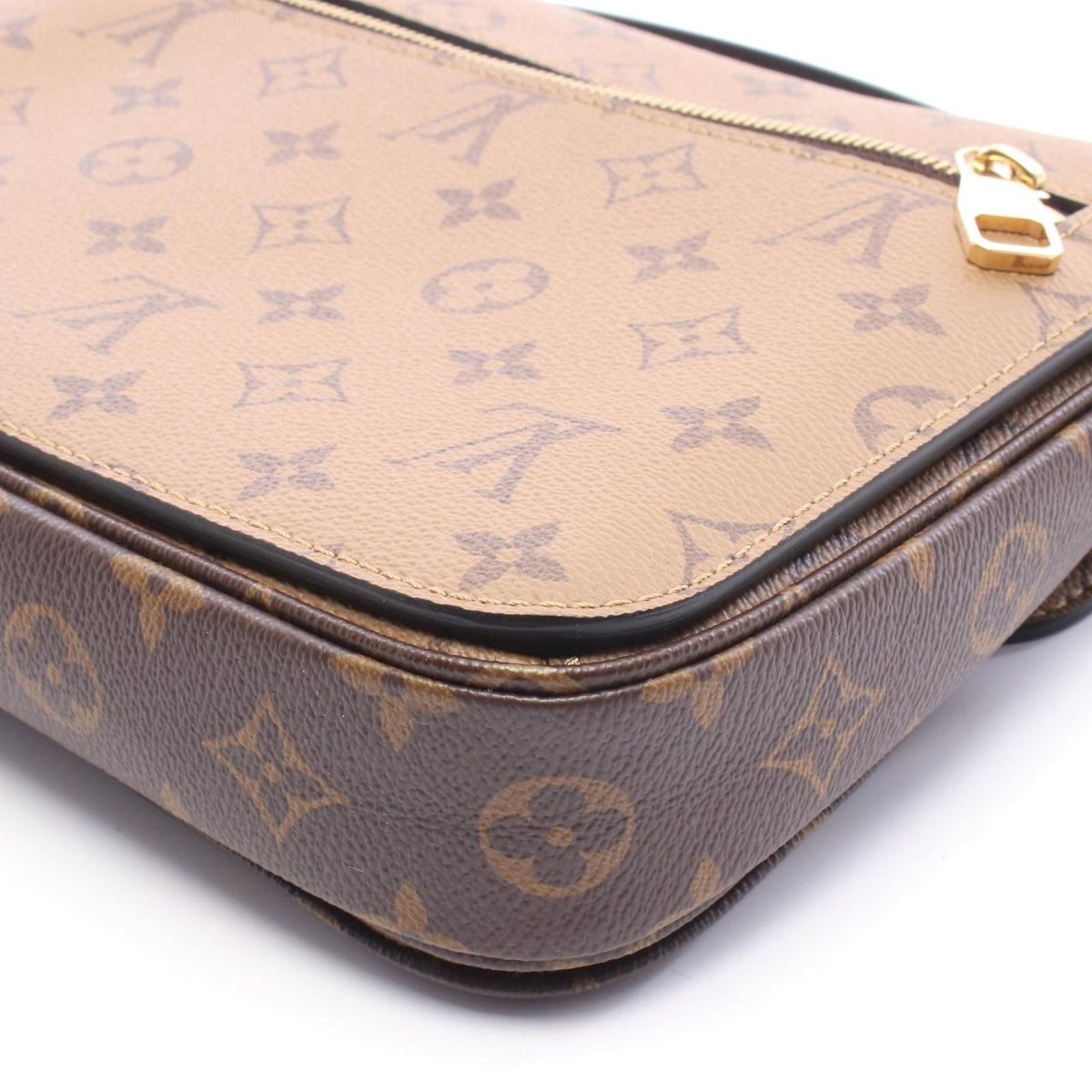 Louis Vuitton Handbag Pochette Metis MM Leather — view 5