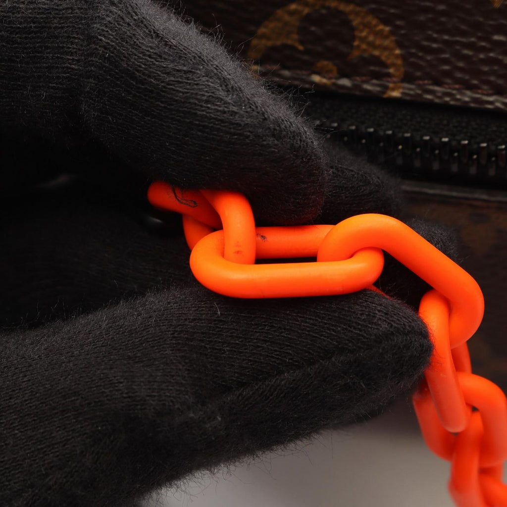 Louis Vuitton Clutch Pochette Volga Leather — view 6