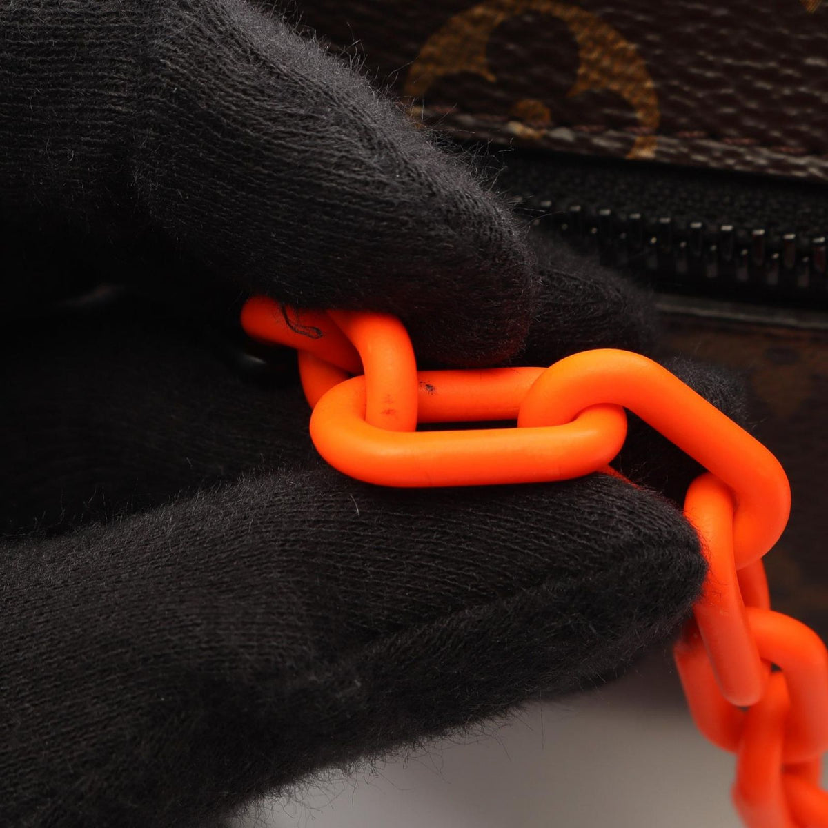 Louis Vuitton Clutch Pochette Volga Leather — view 6