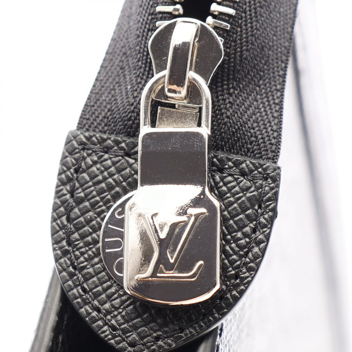 Louis Vuitton Clutch Pochette Voyage Noir Leather — view 8