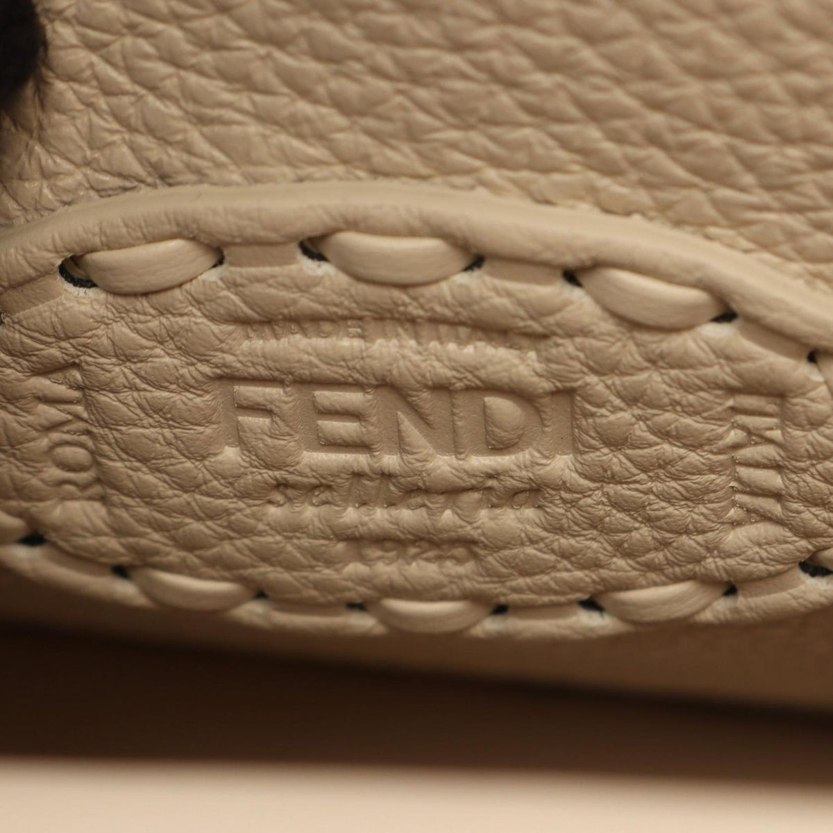 Fendi Handbag Peekaboo ISeeU Small Selleria Off White Leather — view 4