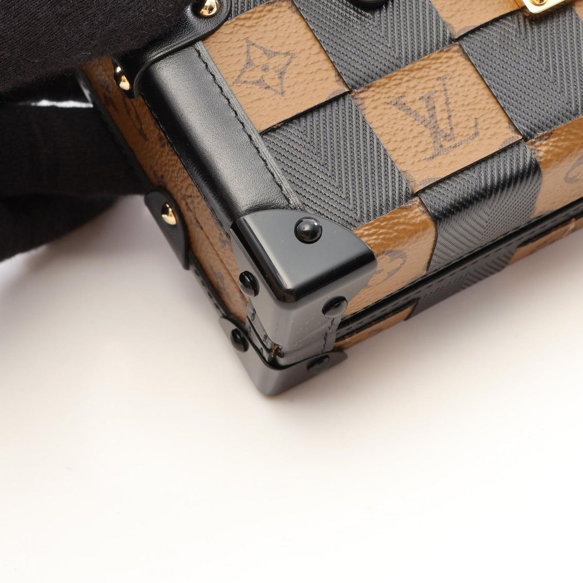 Louis Vuitton Shoulder Bag Petite Malle Leather — view 6