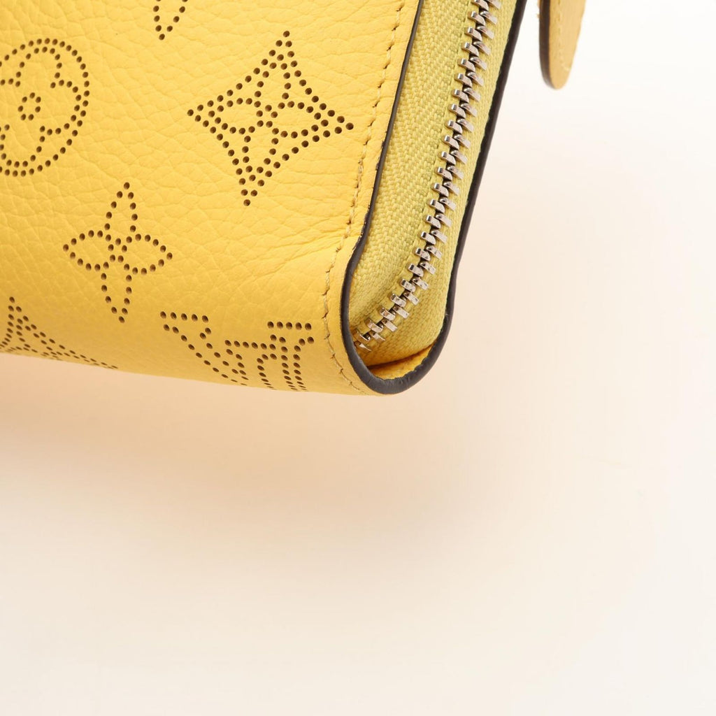 Louis Vuitton Round Wallet Zippy Jaune Leather — view 7
