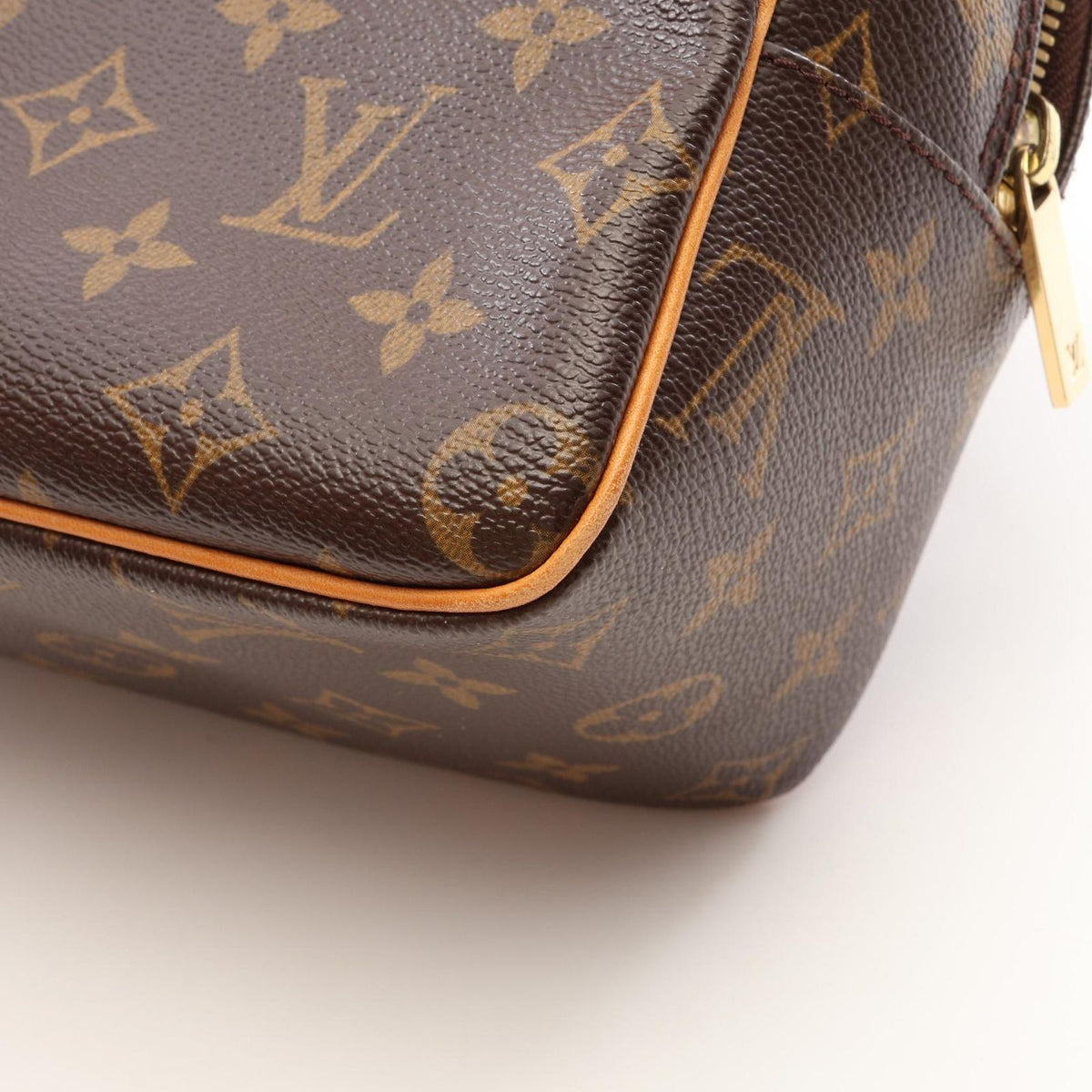 Louis Vuitton Shoulder Bag Cite MM Leather — view 7