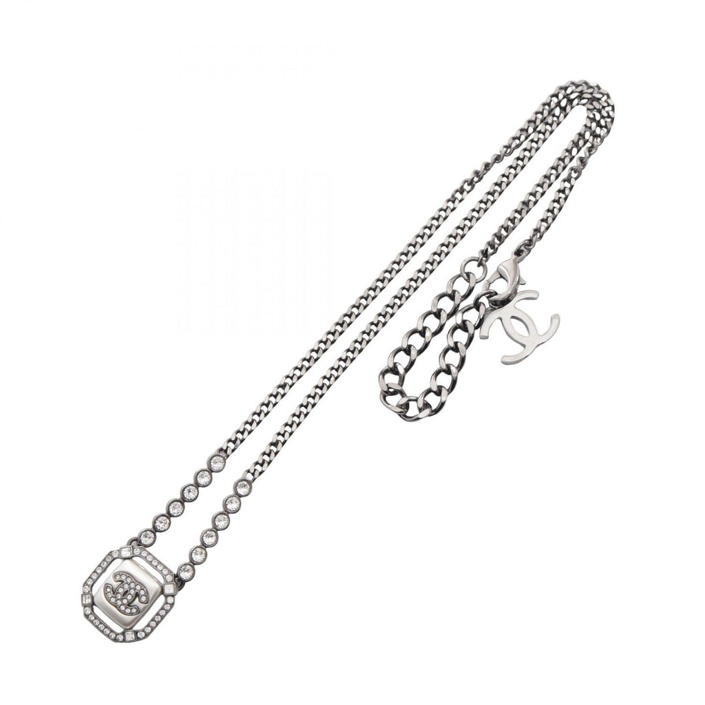 Chanel Necklace CC Logo — view 3