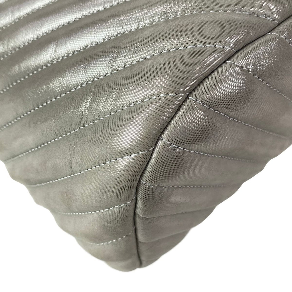Chanel Backpack V-stitch Silver Leather — view 7