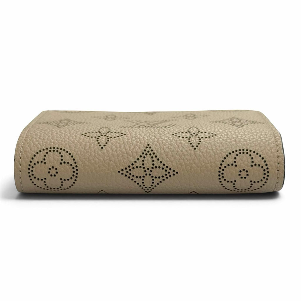 Louis Vuitton Portefeuille Clair Monogram Mahina Galet Bifold Wallet Silver — view 4