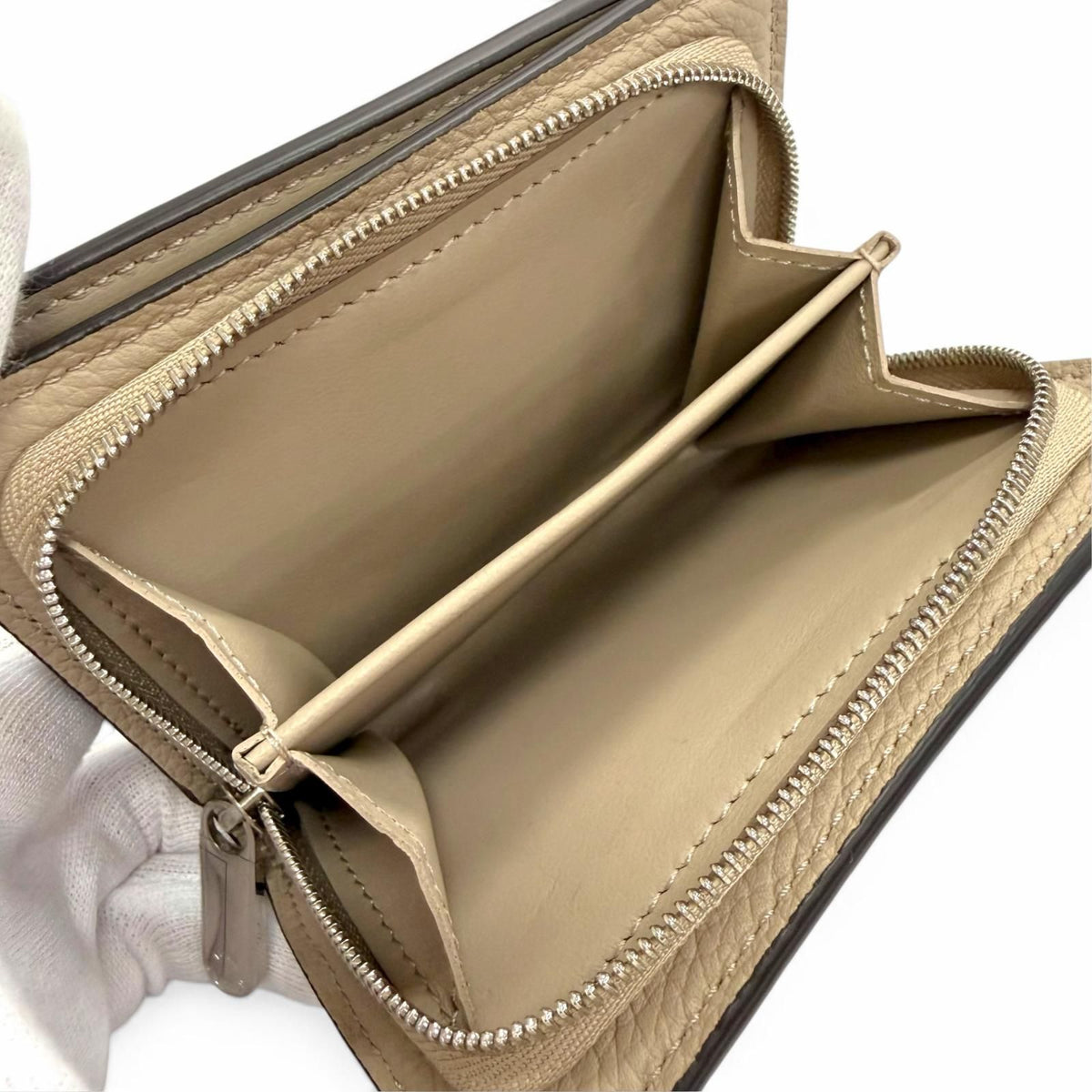 Louis Vuitton Portefeuille Clair Monogram Mahina Galet Bifold Wallet Silver — view 6