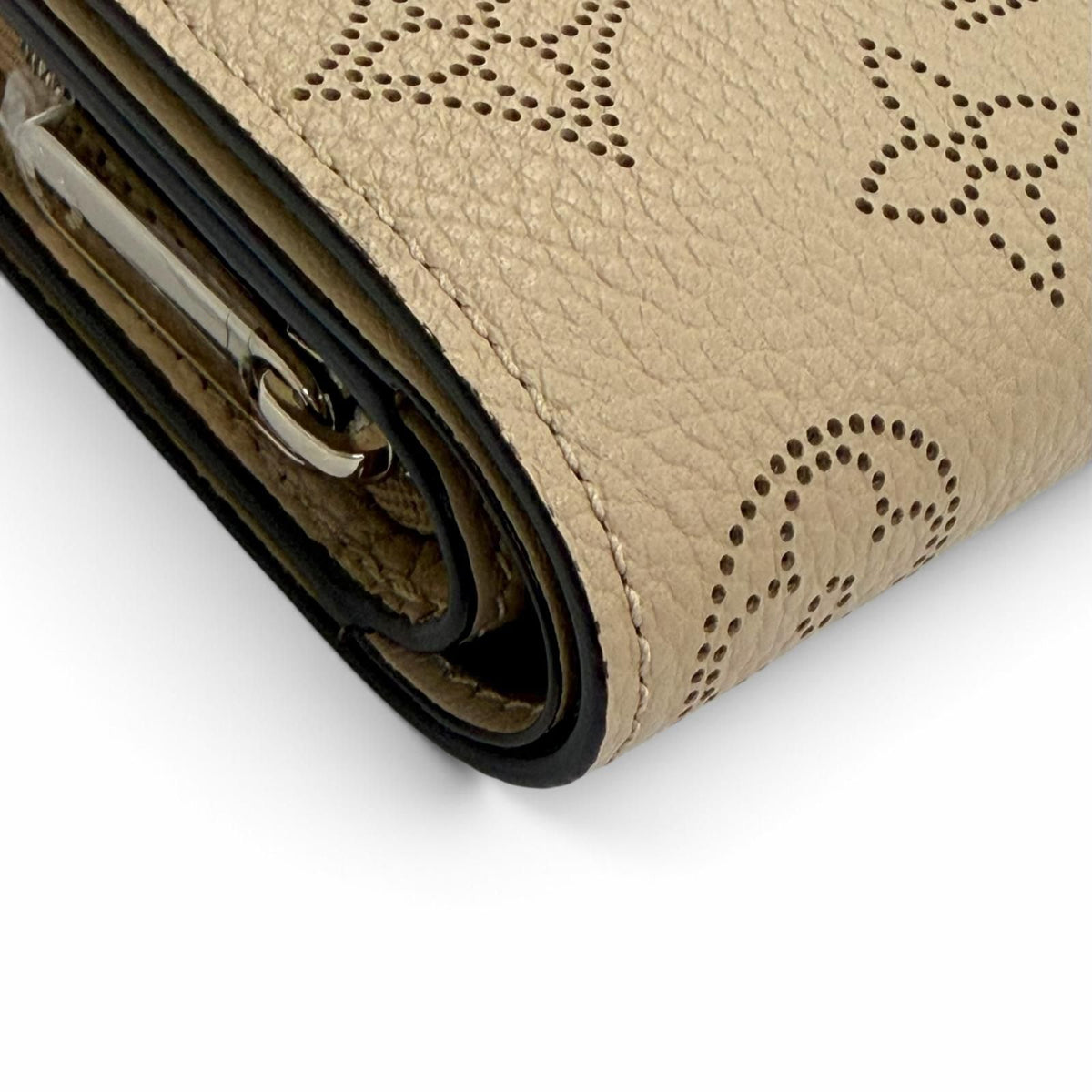 Louis Vuitton Portefeuille Clair Monogram Mahina Galet Bifold Wallet Silver — view 8