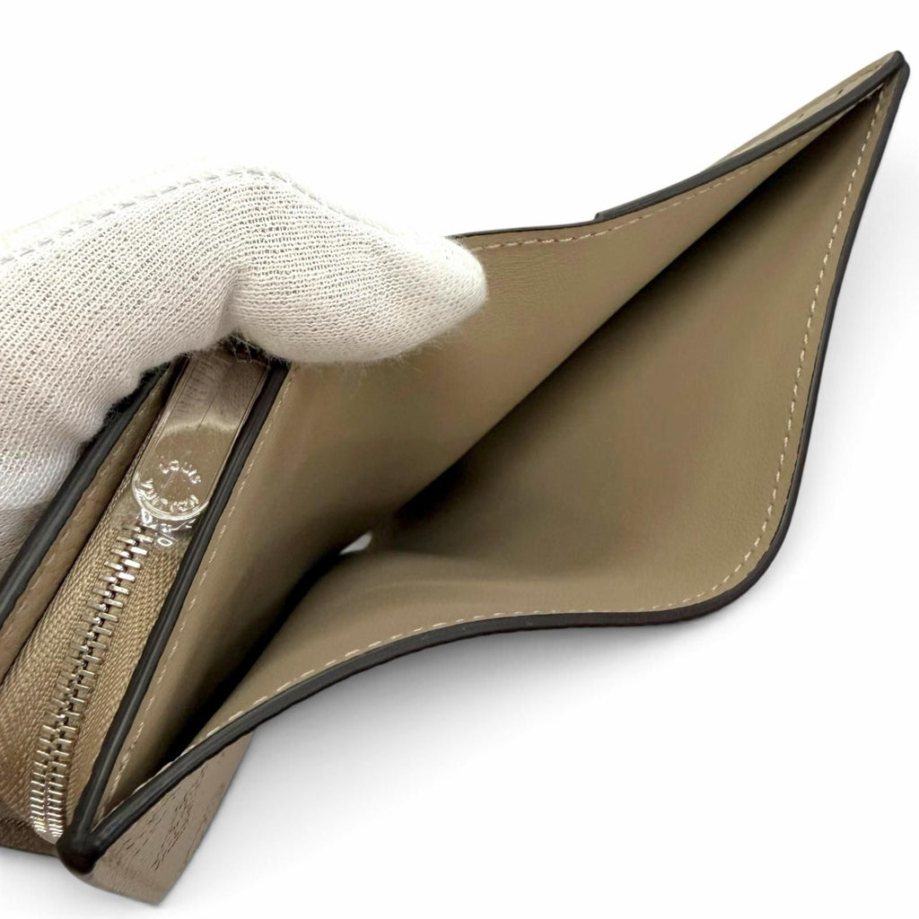 Louis Vuitton Portefeuille Clair Monogram Mahina Galet Bifold Wallet Silver — view 7