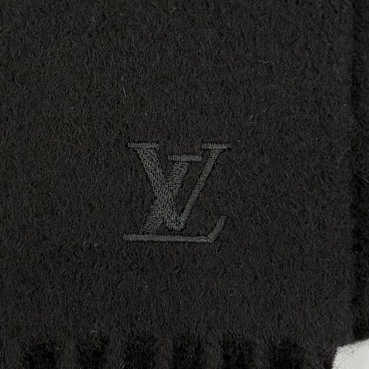 Louis Vuitton Echarpe Jhelum Cashmere 100% Noir LV Logo Embroidery Scarf — view 5